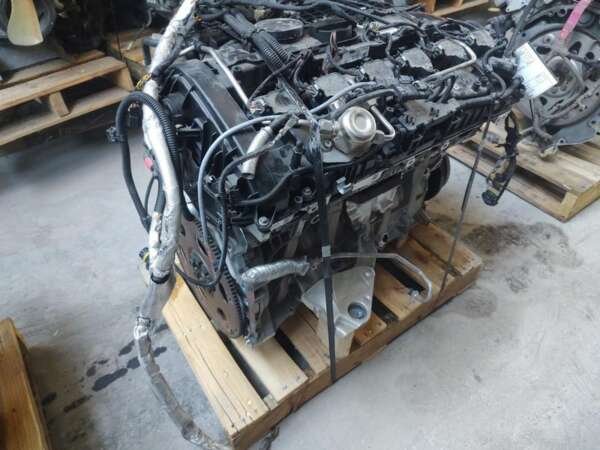 2016 BMW 340i Engine Assembly - Image 4