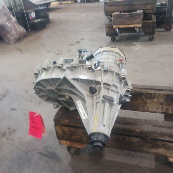 2005 Chevy Tahoe Transfer Case - Image 2